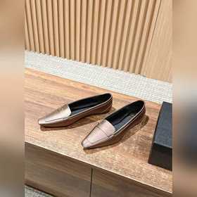 Новые туфли Saint Laurent с плоским кв