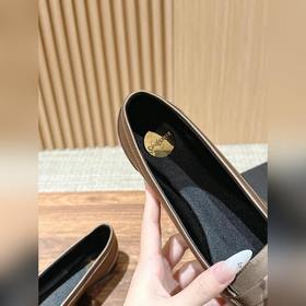 Новые туфли Saint Laurent с плоским кв