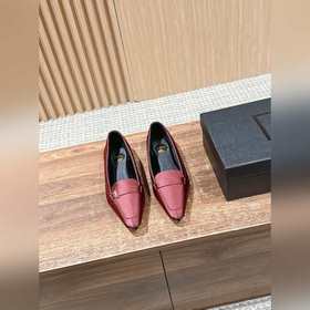Новые туфли Saint Laurent с плоским кв
