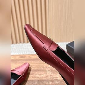 Новые туфли Saint Laurent с плоским кв