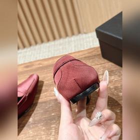 Новые туфли Saint Laurent с плоским кв