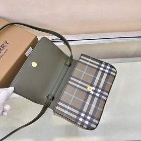 Новейшая компактная сумочка Burberry, 