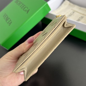 Новинка BV Solstice Compact Cardholder