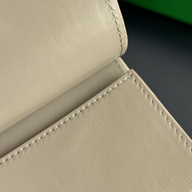 Новинка BV Solstice Compact Cardholder