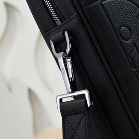 Dior- Новейшая коллекция портфелей Dio