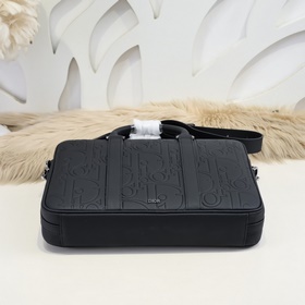 Dior- Новейшая коллекция портфелей Dio