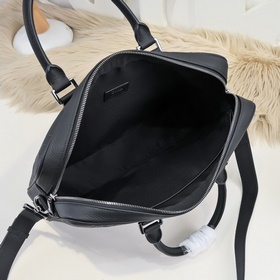 Dior- Новейшая коллекция портфелей Dio