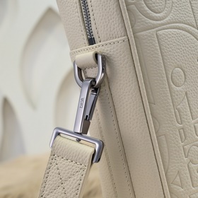 Dior- Новейшая коллекция портфелей Dio
