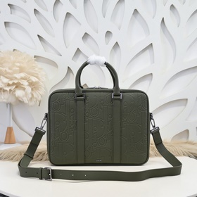 Dior- Новейшая коллекция портфелей Dio