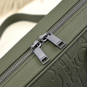 Dior- Новейшая коллекция портфелей Dio