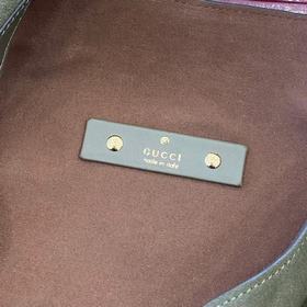 В этой сумке через плечо Gucci Softbit