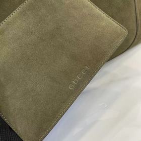 В этой сумке через плечо Gucci Softbit