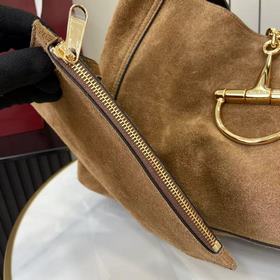 Эта сумка через плечо Gucci Softbit ма