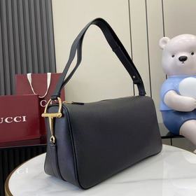 Коллекция Gucci Half Horsebit переосмы
