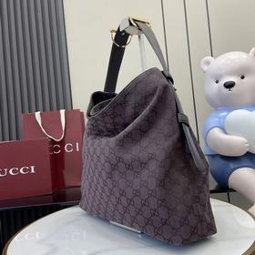 Сумка Gucci Beatrix отличается неприну