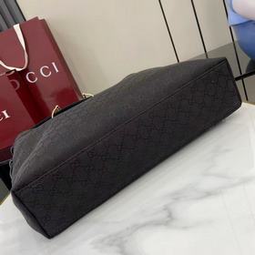 Коллекция осень/зима 2026. Сумка Gucci