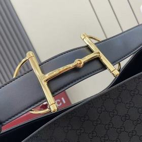 Коллекция осень/зима 2026. Сумка Gucci