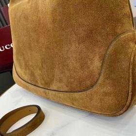 Gucci Jackie 1961 представляет мягкую 
