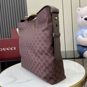 Сумка Gucci Beatrix отличается неприну