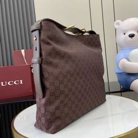 Сумка Gucci Beatrix отличается неприну