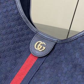 Коллекция Gucci Giglio является данью 