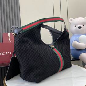 Коллекция Gucci Giglio является данью 