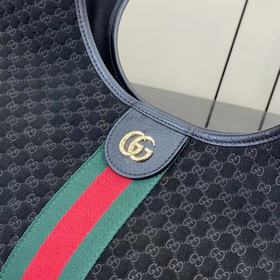 Коллекция Gucci Giglio является данью 