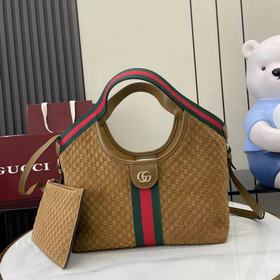 Сумка Gucci Giglio Mini Tote была впер