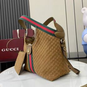 Сумка Gucci Giglio Mini Tote была впер