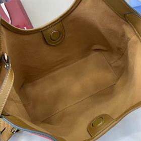 Сумка Gucci Giglio Mini Tote была впер