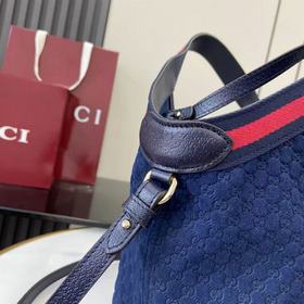 Сумка Gucci Giglio Mini Tote была впер