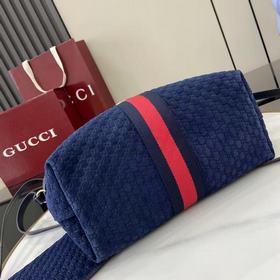 Сумка Gucci Giglio Mini Tote была впер