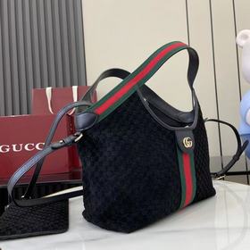 Сумка Gucci Giglio Mini Tote была впер