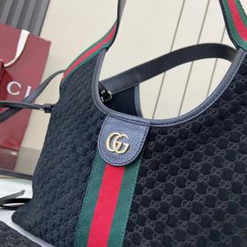 Сумка Gucci Giglio Mini Tote была впер