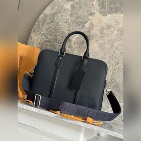 Модель M21440 Этот портфель изготовлен