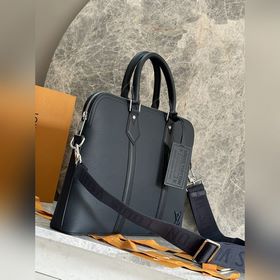 Модель M21440 Этот портфель изготовлен