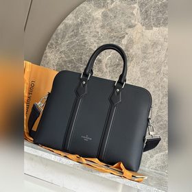 Модель M21440 Этот портфель изготовлен