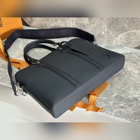 Модель M21440 Этот портфель изготовлен