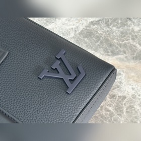 Модель M21440 Этот портфель изготовлен