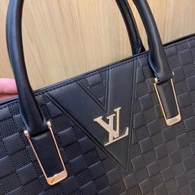 Портфель Lv с оригинальной фурнитурой 
