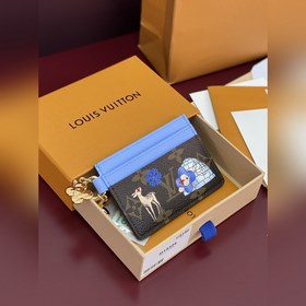 M15324 Рождественское издание! (Высоко