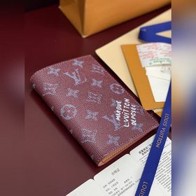 M26831 Шелковый принт фиолетового цвет