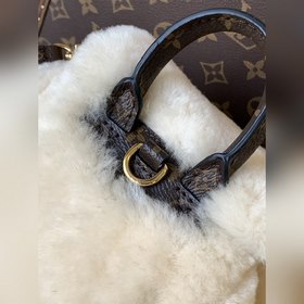 Высококачественная аутентичная вещь ,