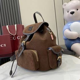 Новинка MIU： рюкзак в стиле колледжа И