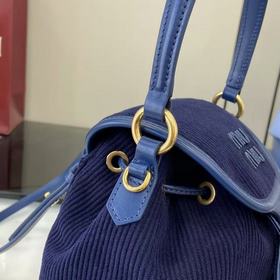 Новинка MIU： рюкзак в стиле колледжа И