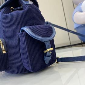 Новинка MIU： рюкзак в стиле колледжа И