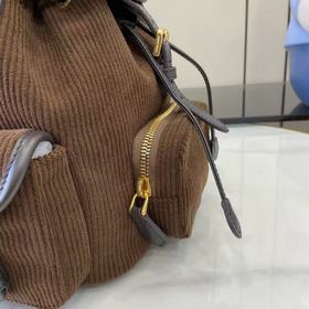 Новинка MIU： рюкзак в стиле колледжа И