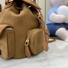 Новинка MIU： рюкзак в стиле колледжа И