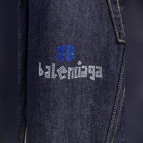 Balenciaga и Arc'teryx： модные му