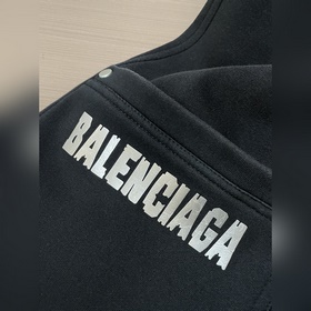 Новые брюки Balenciaga из коллекции ос